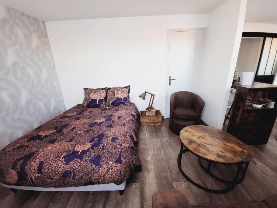Studio Tout Confort Blaye-Les-Mines Zewnętrze zdjęcie